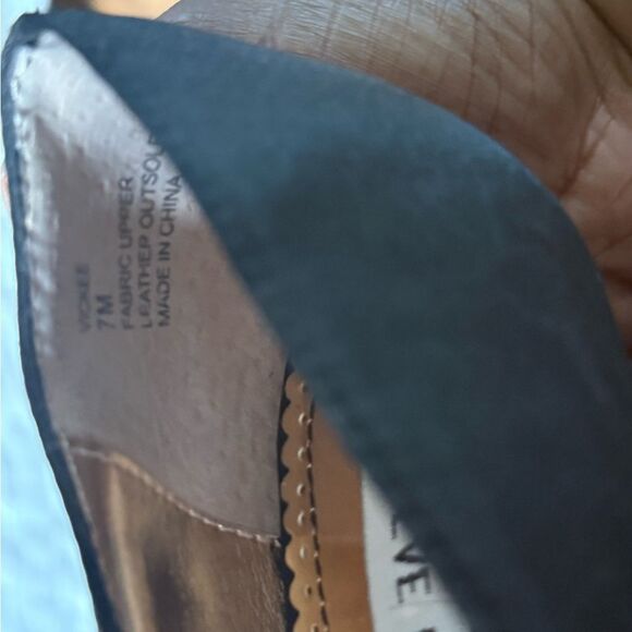 Steve Madden Black Satin Heels with Bow - Picture 3 of 3